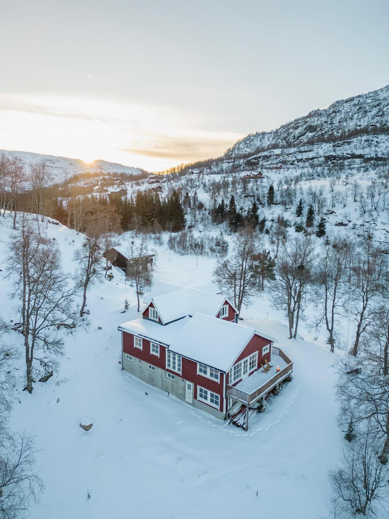 Minnehaugen I Handeland Lodge Sauda Εξωτερικό φωτογραφία